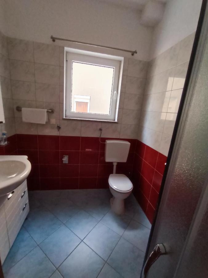 Apartmani Centar Starigrad Paklenica Exterior foto